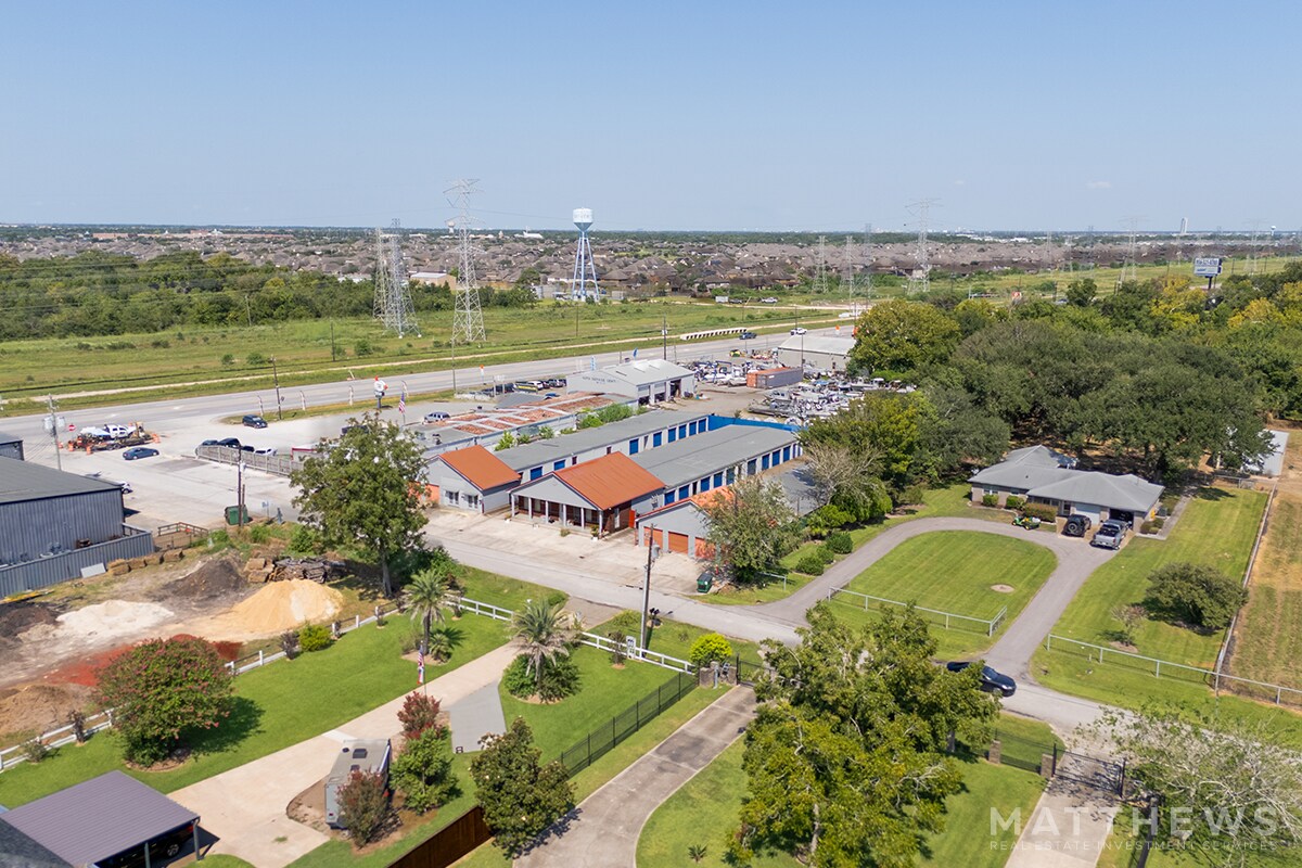 906 Reppert St, Bacliff, TX à vendre Photo du bâtiment- Image 1 de 1