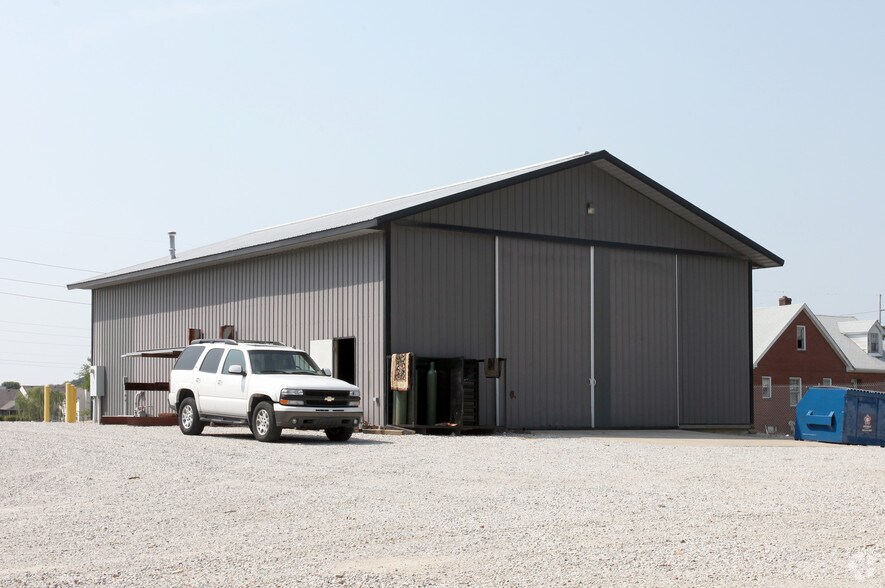 9806 Rawles Ave, Indianapolis, IN à vendre - Photo du bâtiment - Image 2 de 2