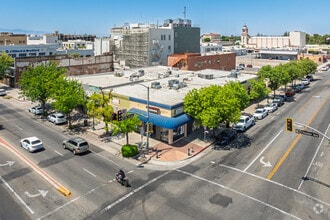 2021 Chester Ave, Bakersfield, CA - AÉRIEN Vue de la carte - Image1