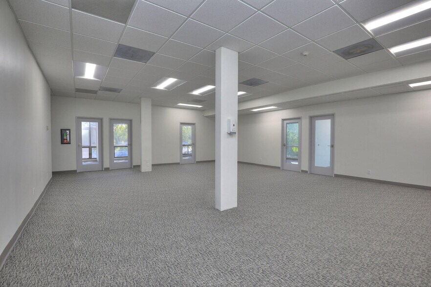 115 S La Cumbre Ln, Santa Barbara, CA à louer - Photo intérieure - Image 3 de 16