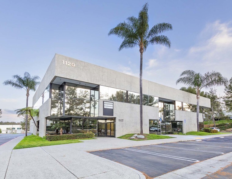 1120 Sycamore Ave, Vista, CA à louer - Photo du bâtiment - Image 2 de 6