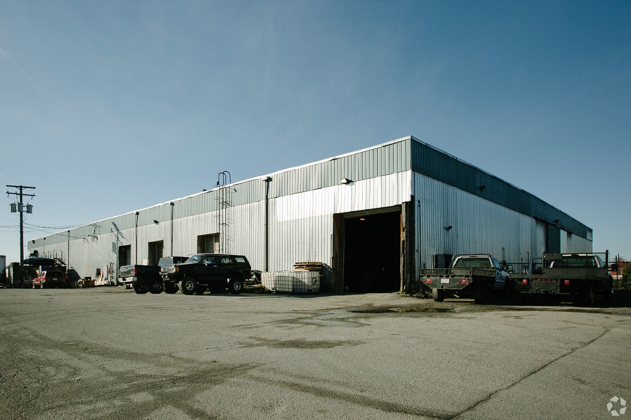 8-10 King Edward St, Coquitlam, BC à vendre Photo principale- Image 1 de 1