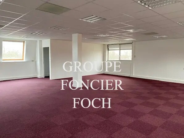 Rue Maryse Bastié, Bron for lease Interior Photo- Image 1 of 7