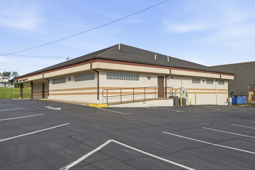 1025 Jefferson Ave, Washington, PA for lease - Building Photo - Image 2 of 16
