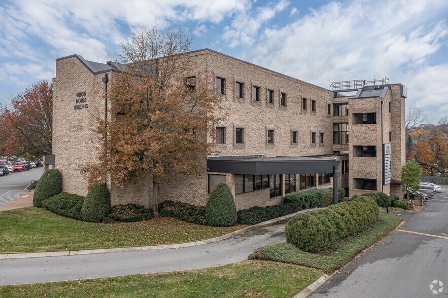 4205-4219 Hillsboro Pike, Nashville, TN à louer - Photo du bâtiment - Image 2 de 12