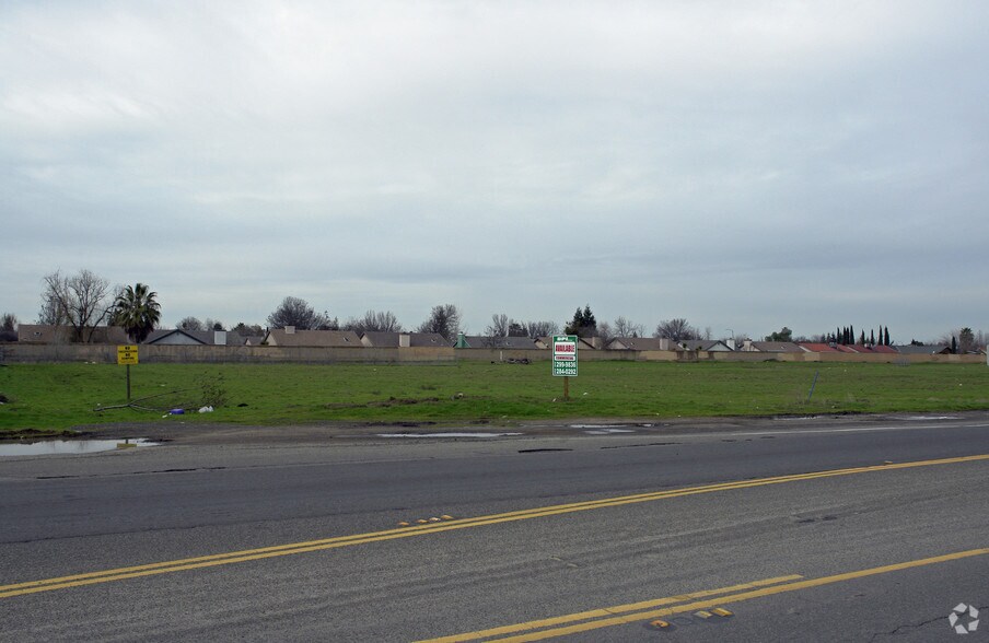 S Madera Ave, Madera, CA for sale - Primary Photo - Image 1 of 2