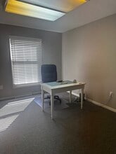 225 E Liberty St, Medina, OH à louer Photo intérieure- Image 1 de 5