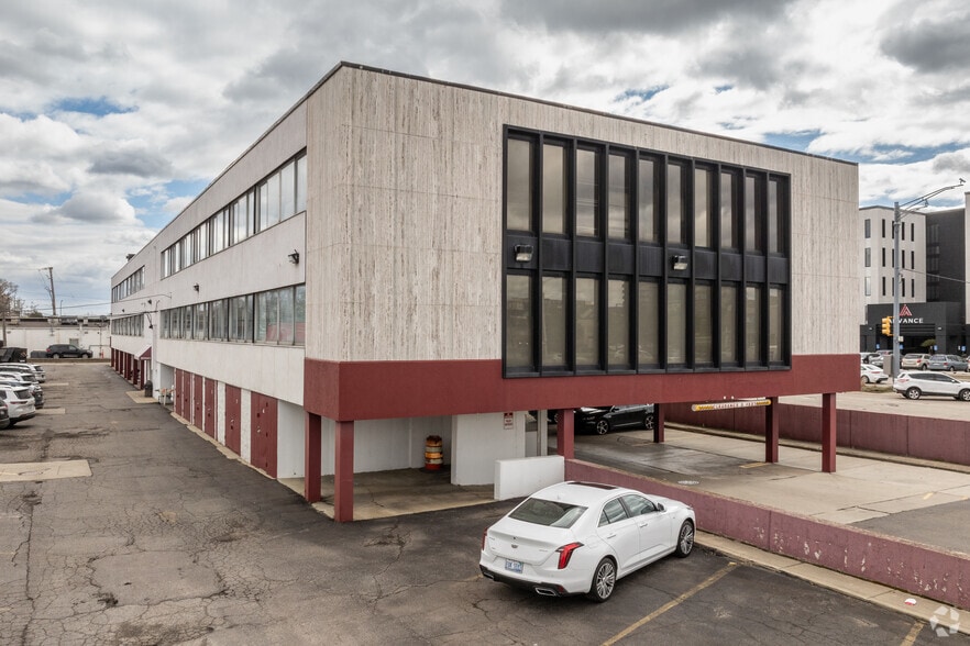 23300 Greenfield Rd, Oak Park, MI for lease - Building Photo - Image 2 of 5