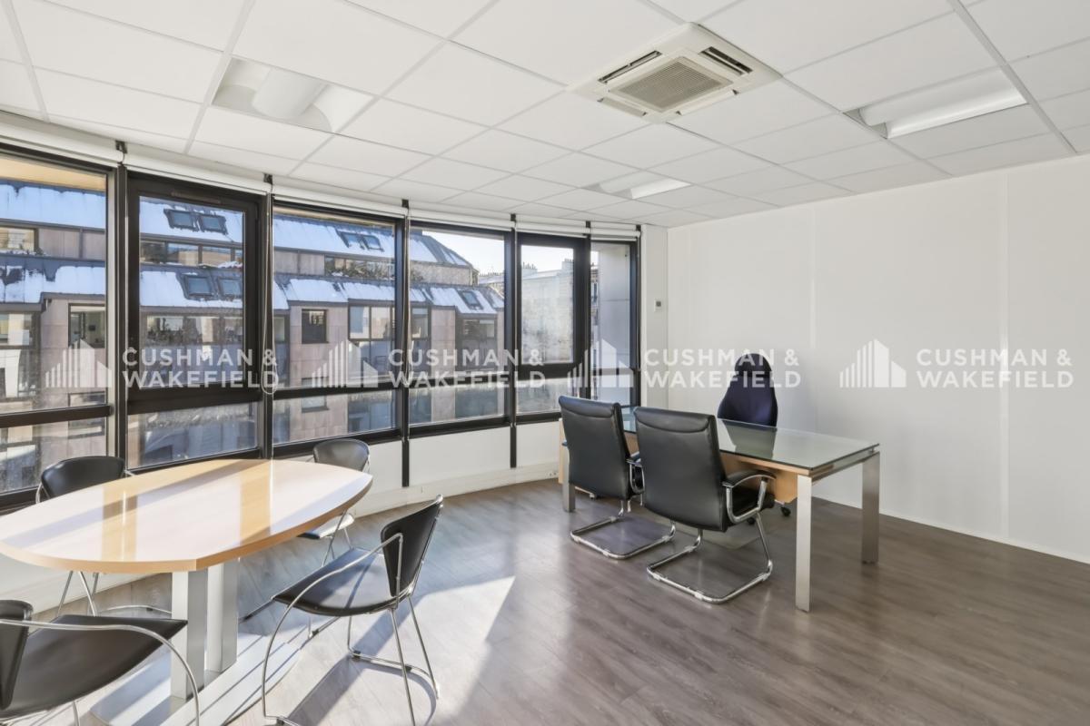 9-11 Rue Pierre Brossolette, Levallois-Perret for sale Interior Photo- Image 1 of 15