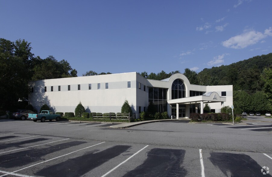 119 Tunnel Rd, Asheville, NC à vendre - Photo principale - Image 1 de 1