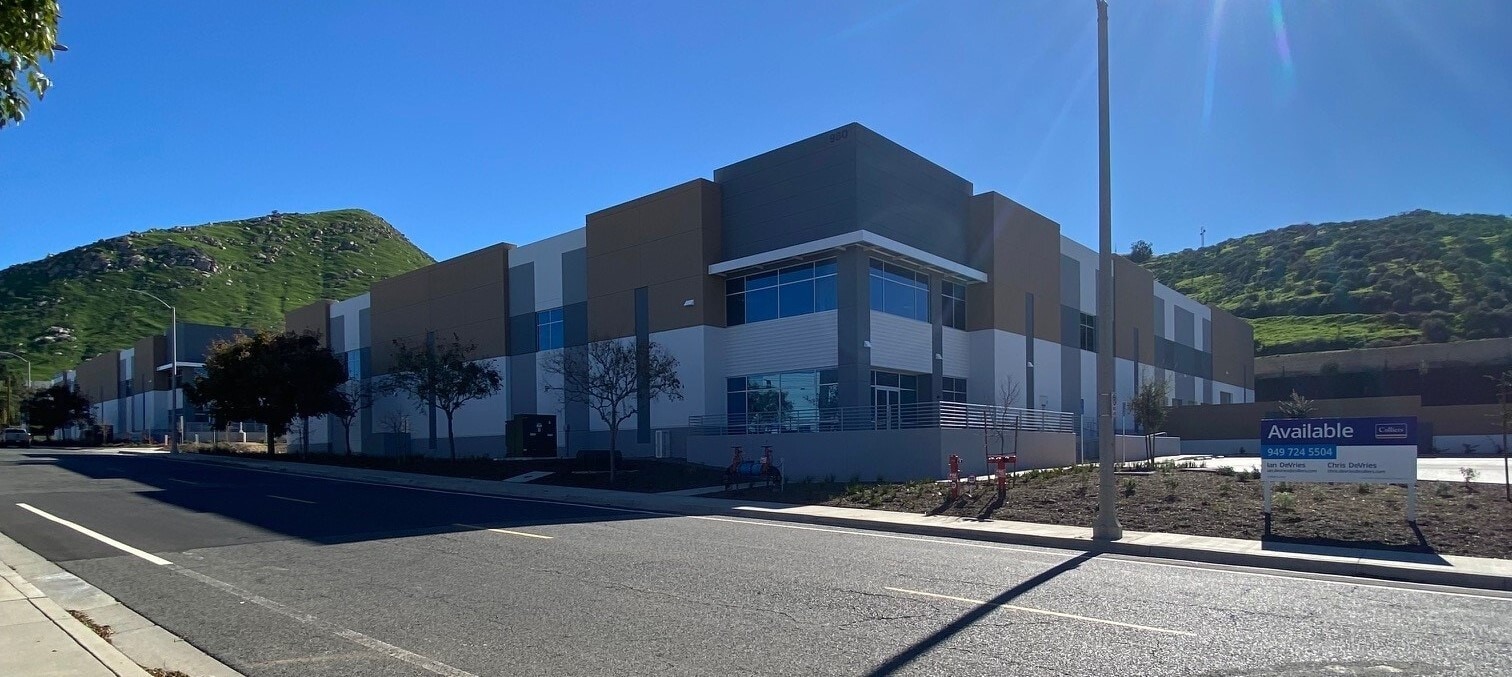 980 Marlborough Ave, Riverside, CA for lease Primary Photo- Image 1 of 20