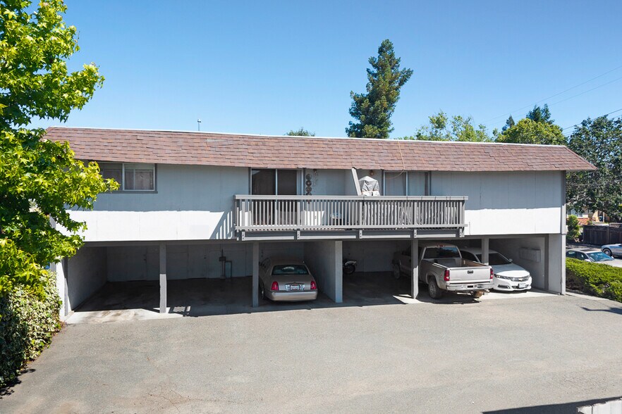 1155 Evans Dr, Santa Rosa, CA à vendre - Photo du bâtiment - Image 3 de 31