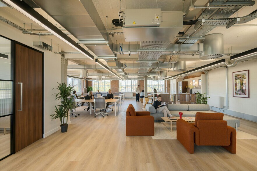 53-79 Highgate Rd, Londres à louer - Photo du bâtiment - Image 3 de 48