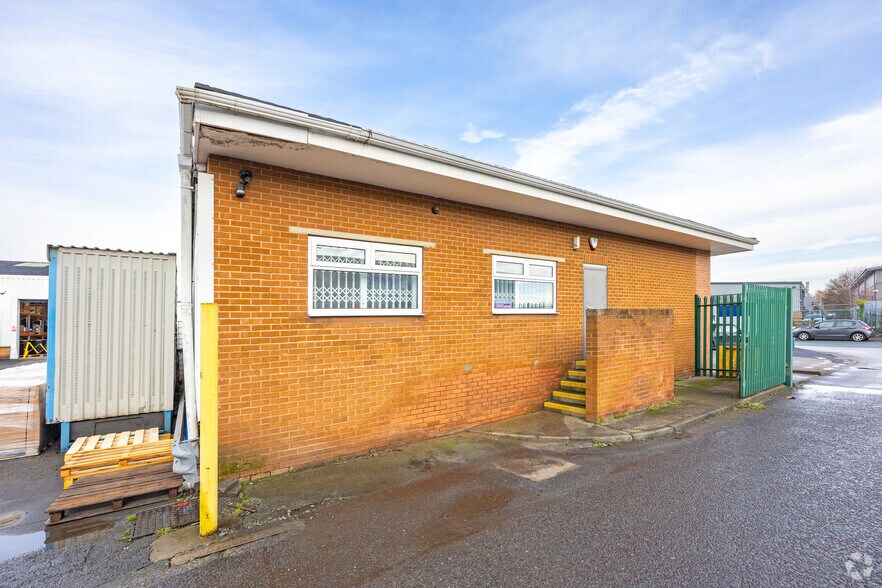 Ripley Dr, Normanton à louer - Photo du bâtiment - Image 2 de 2