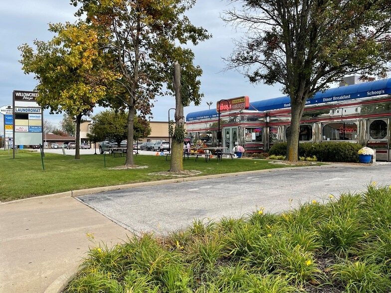 3283-3369 Willowcreek Rd, Portage, IN for lease - Building Photo - Image 2 of 9