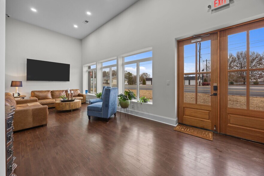 1484 Dale Earnhardt Blvd, Kannapolis, NC à louer - Photo du bâtiment - Image 3 de 42