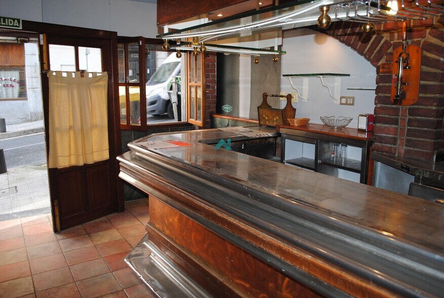 Retail in Bilbao, Vizcaya for sale - Interior Photo - Image 2 of 11
