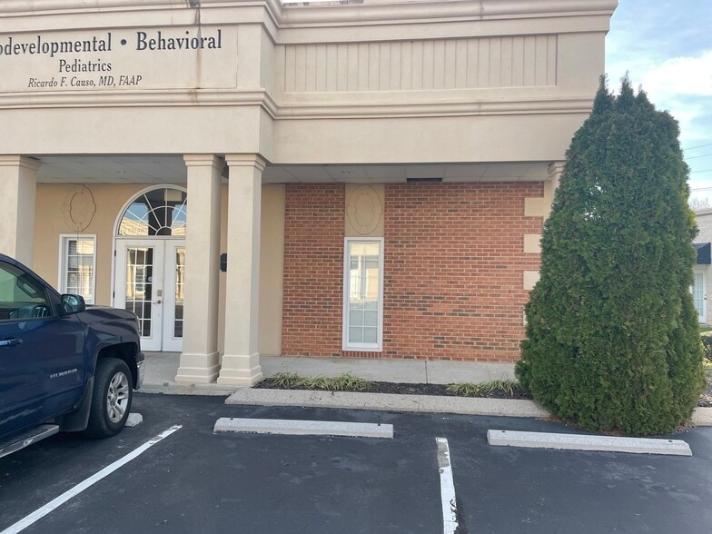 6131 Shallowford Rd, Chattanooga, TN for sale - Building Photo - Image 2 of 10
