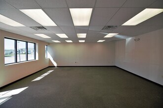 2100 Fletcher Ave, Lincoln, NE for lease Interior Photo- Image 2 of 10