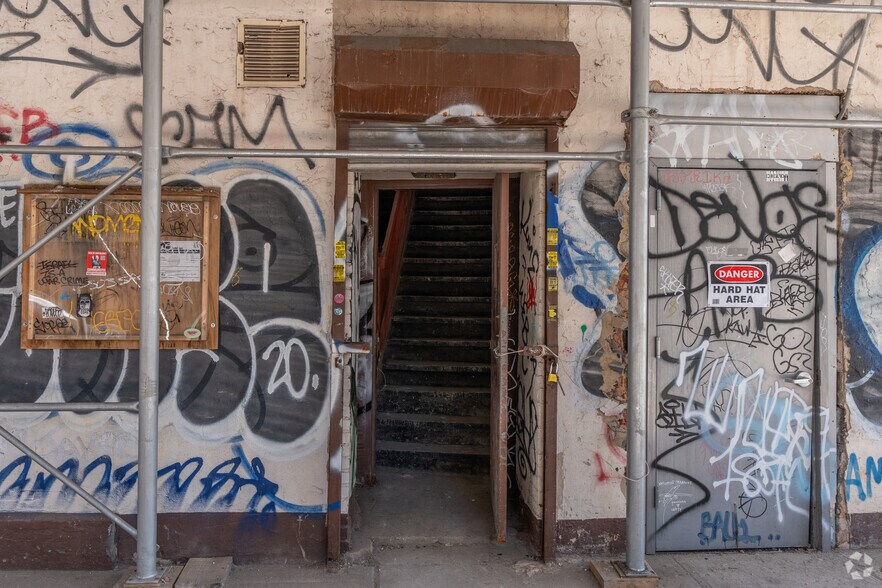 395-403 Evergreen Ave, Brooklyn, NY à louer - Photo du bâtiment - Image 3 de 7