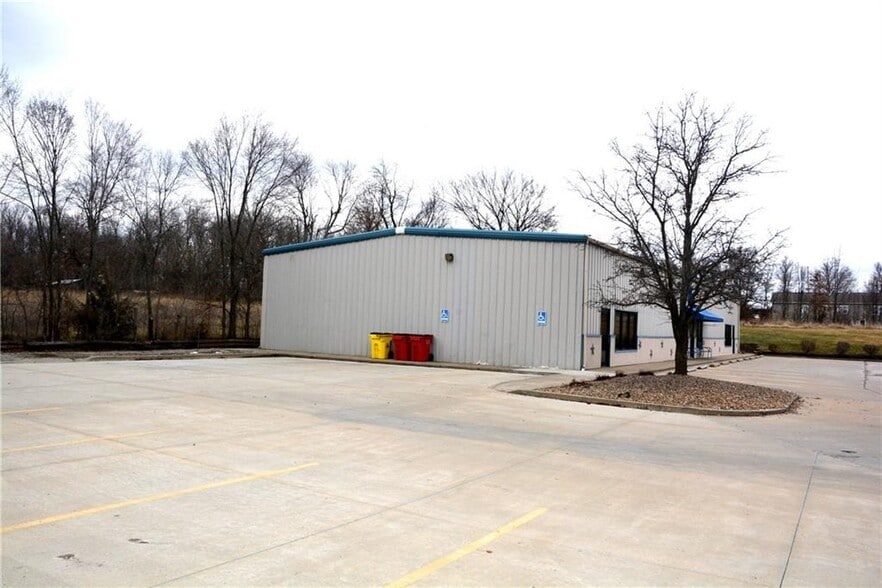 1001 SE Salem St, Oak Grove, MO for sale - Building Photo - Image 3 of 5
