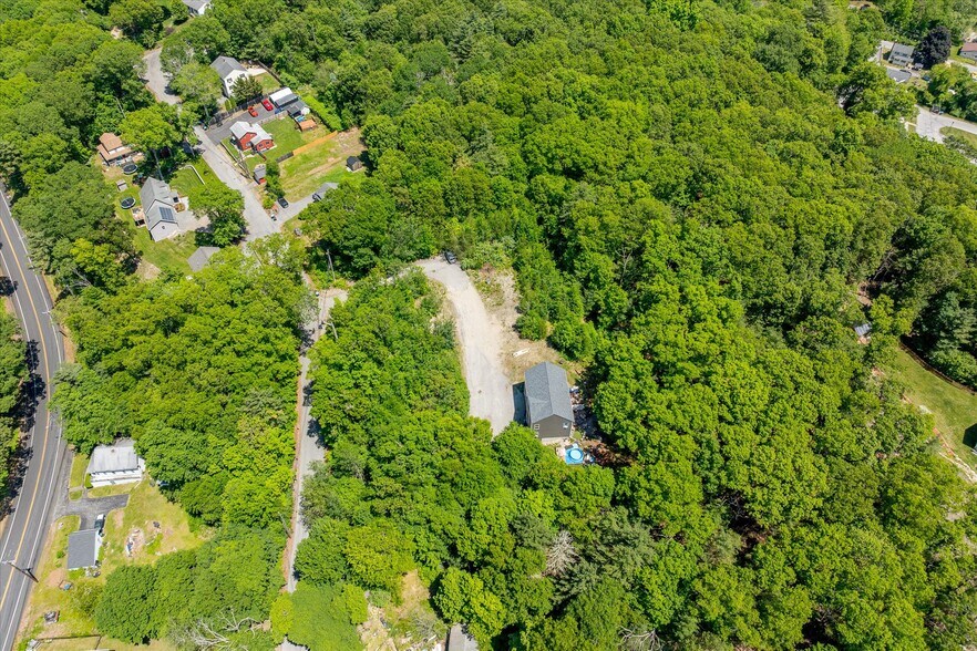 115 Groveland Ave, Putnam, CT à vendre - Photo du bâtiment - Image 3 de 11
