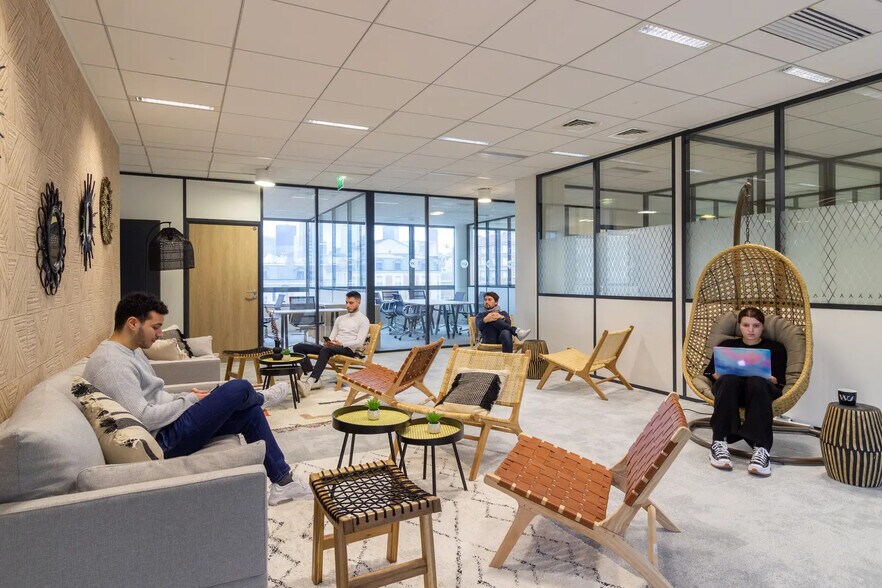 1-5 Rue Du Débarcadère, Colombes à louer - Photo du bâtiment - Image 3 de 6