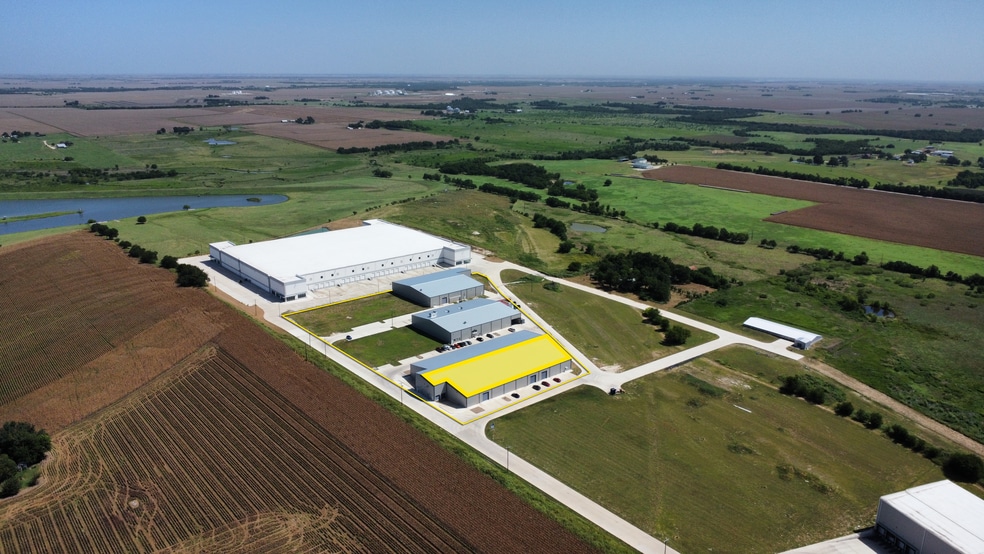 200 BFG 9000 Way, Taylor, TX for lease - Building Photo - Image 1 of 3