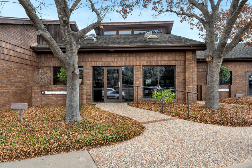 2215 Midwestern, Wichita Falls, TX for sale - Primary Photo - Image 1 of 1