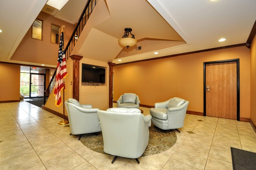 2550 Boyce Plaza Rd, Pittsburgh, PA for lease - Interior Photo - Image 2 of 7