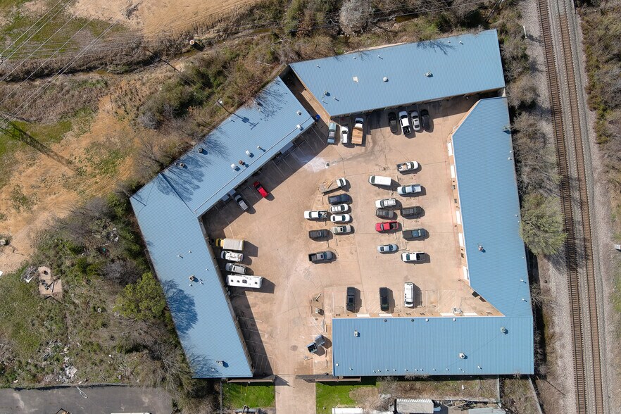 6316-6350 Hart St, Fort Worth, TX à louer - Photo du bâtiment - Image 2 de 4