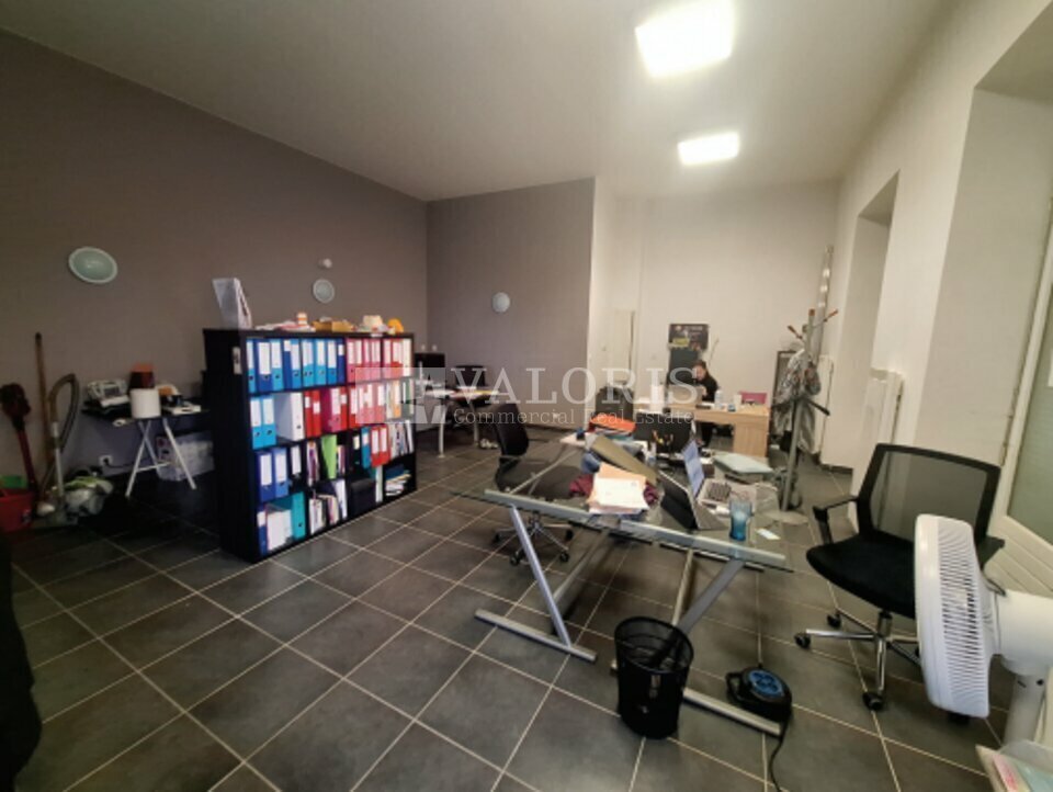 27 Rue D'Inkermann, Villeurbanne for lease Interior Photo- Image 1 of 2