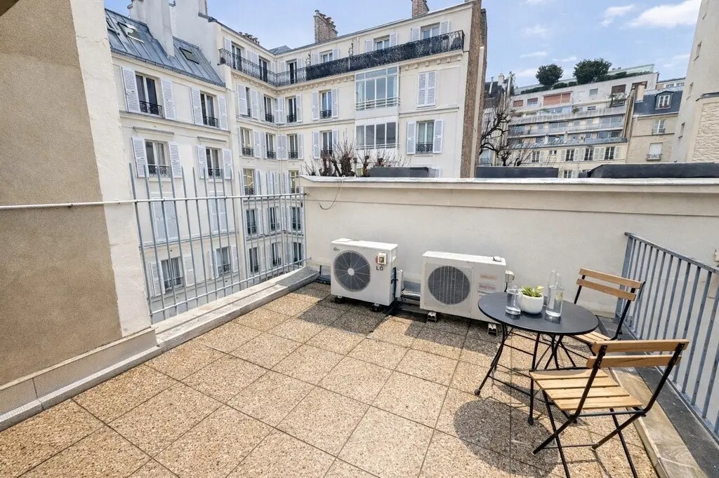 Bureau dans Paris à louer Photo du bâtiment- Image 1 de 12