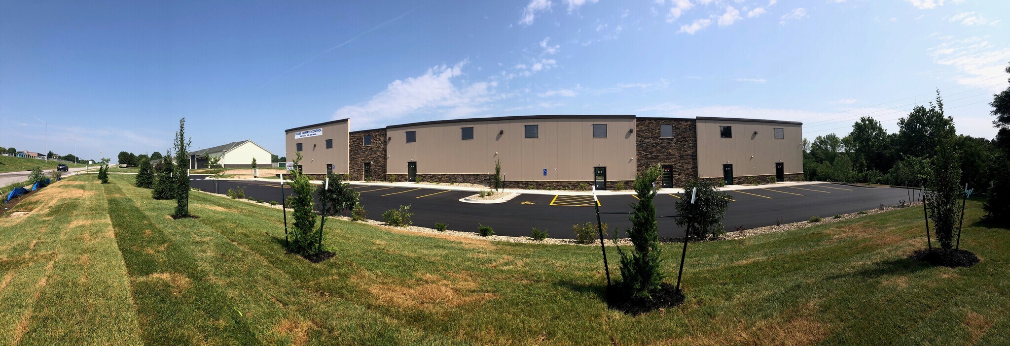 681 NE Jefferson St, Blue Springs, MO à louer Photo du bâtiment- Image 1 de 5