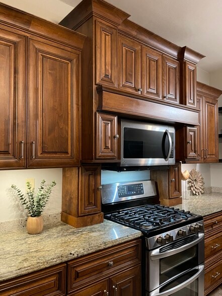 617-619 E 11th Ave, Columbus, OH for sale - Building Photo - Image 2 of 8