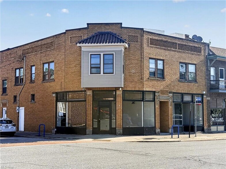 13375 Madison Ave, Lakewood, OH for lease - Building Photo - Image 2 of 16