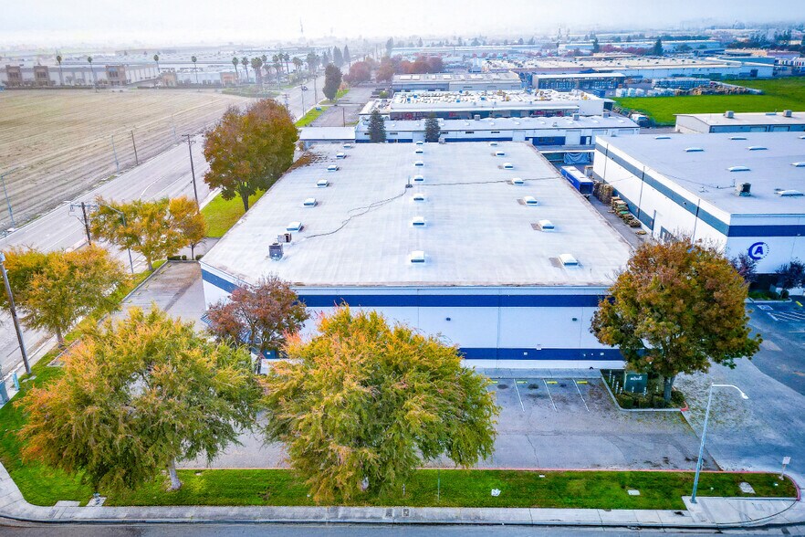 1360 E North Ave, Fresno, CA à vendre - Photo du bâtiment - Image 2 de 11