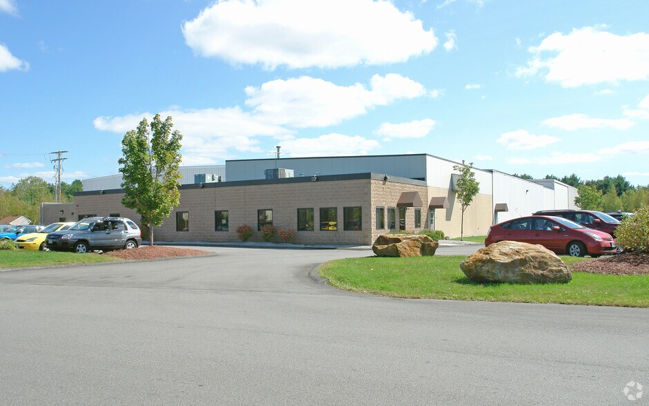 299 Pepsi Rd, Manchester, NH à louer - Photo du bâtiment - Image 2 de 20