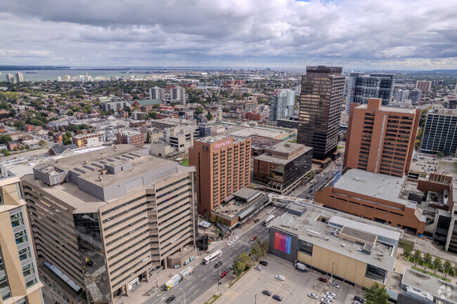 Plus de détails pour 100, 110, and 120 King St W, Hamilton, ON - Bureau, Vente au détail à louer