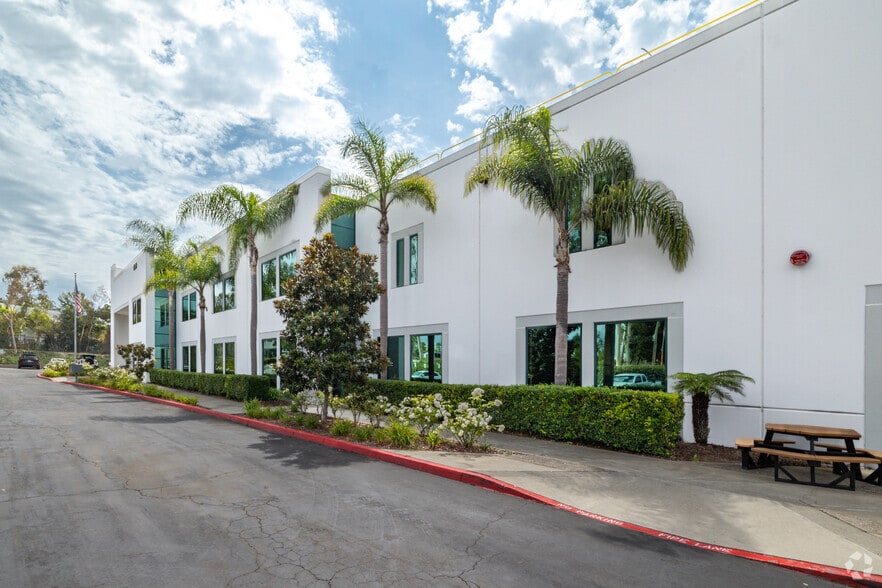 4049 Avenida De La Plata, Oceanside, CA for sale - Building Photo - Image 2 of 6