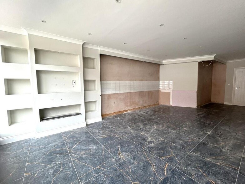 138 High Rd, London for lease - Building Photo - Image 3 of 8
