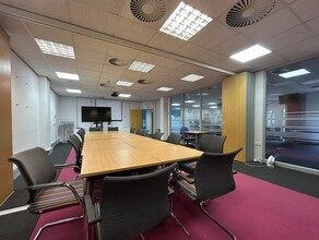 High St, Newport à louer Photo intérieure- Image 1 de 8