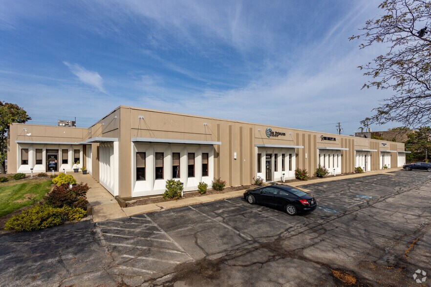 23205-23245 Mercantile Rd, Beachwood, OH à vendre - Photo du bâtiment - Image 1 de 1