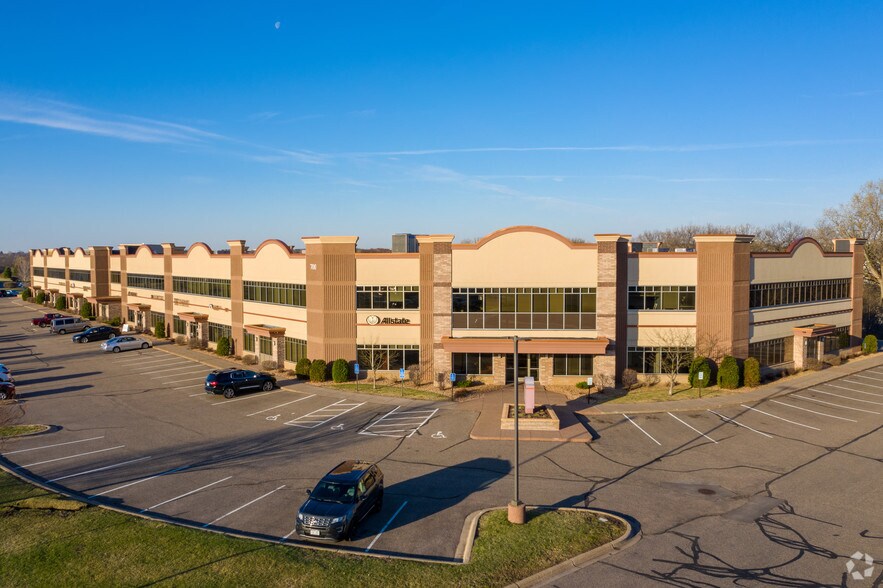 670 Commerce Dr, Woodbury, MN à louer - Photo principale - Image 2 de 13