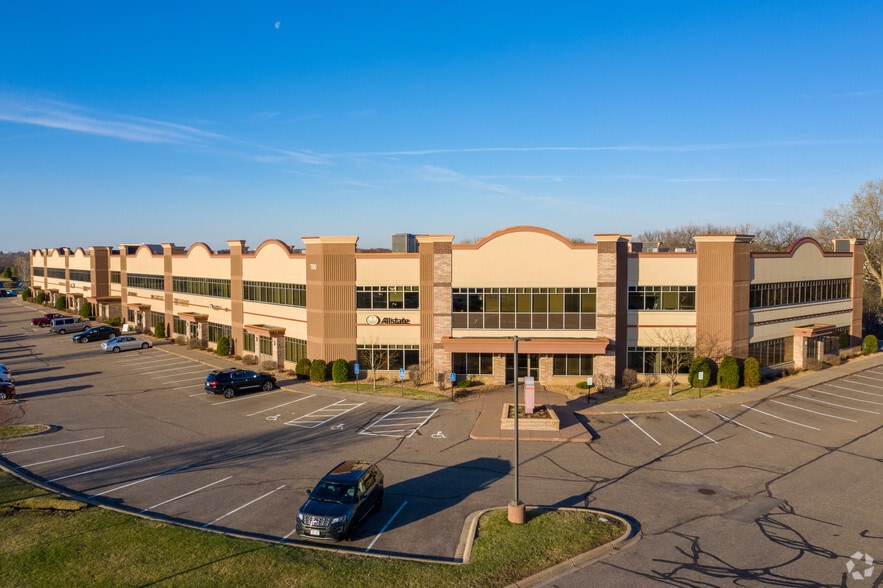 670 Commerce Dr, Woodbury, MN for lease - Primary Photo - Image 2 of 13