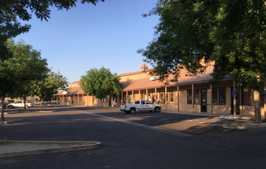 1716 N 11th Ave, Hanford, CA for sale - Building Photo - Image 1 of 1