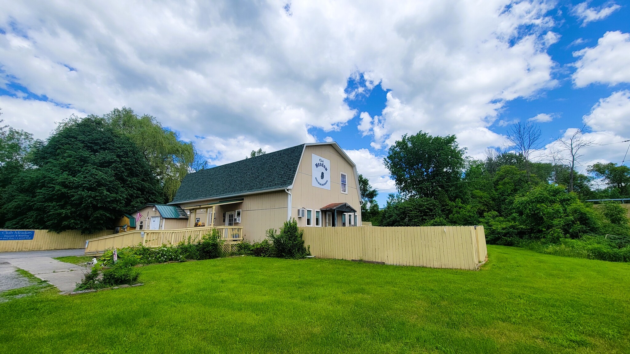 1104 N Main St, Oneida, NY for sale Primary Photo- Image 1 of 2