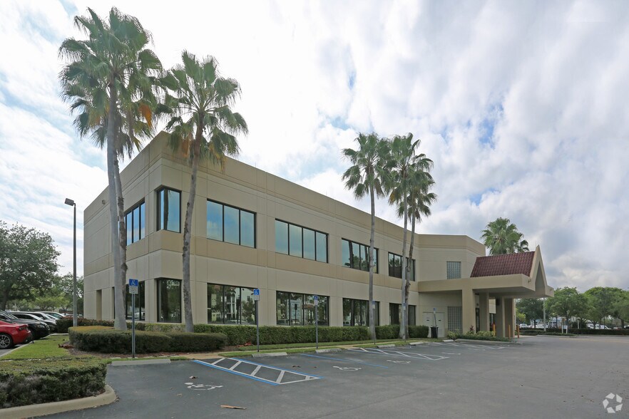 1025 Military Trl, Jupiter, FL à louer - Photo du bâtiment - Image 3 de 6