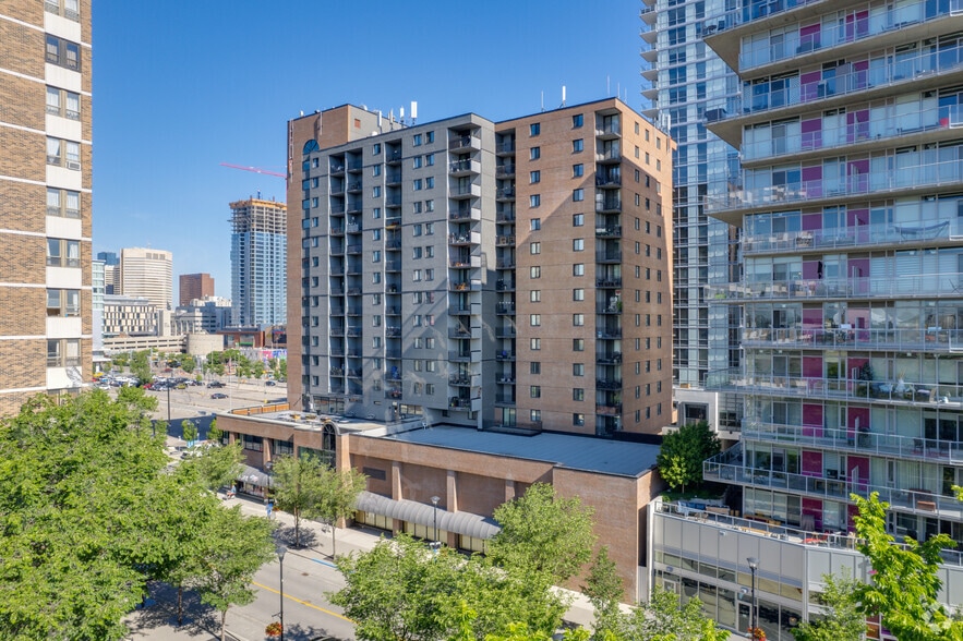 602 8 Av SE, Calgary, AB à louer - Photo du bâtiment - Image 1 de 5