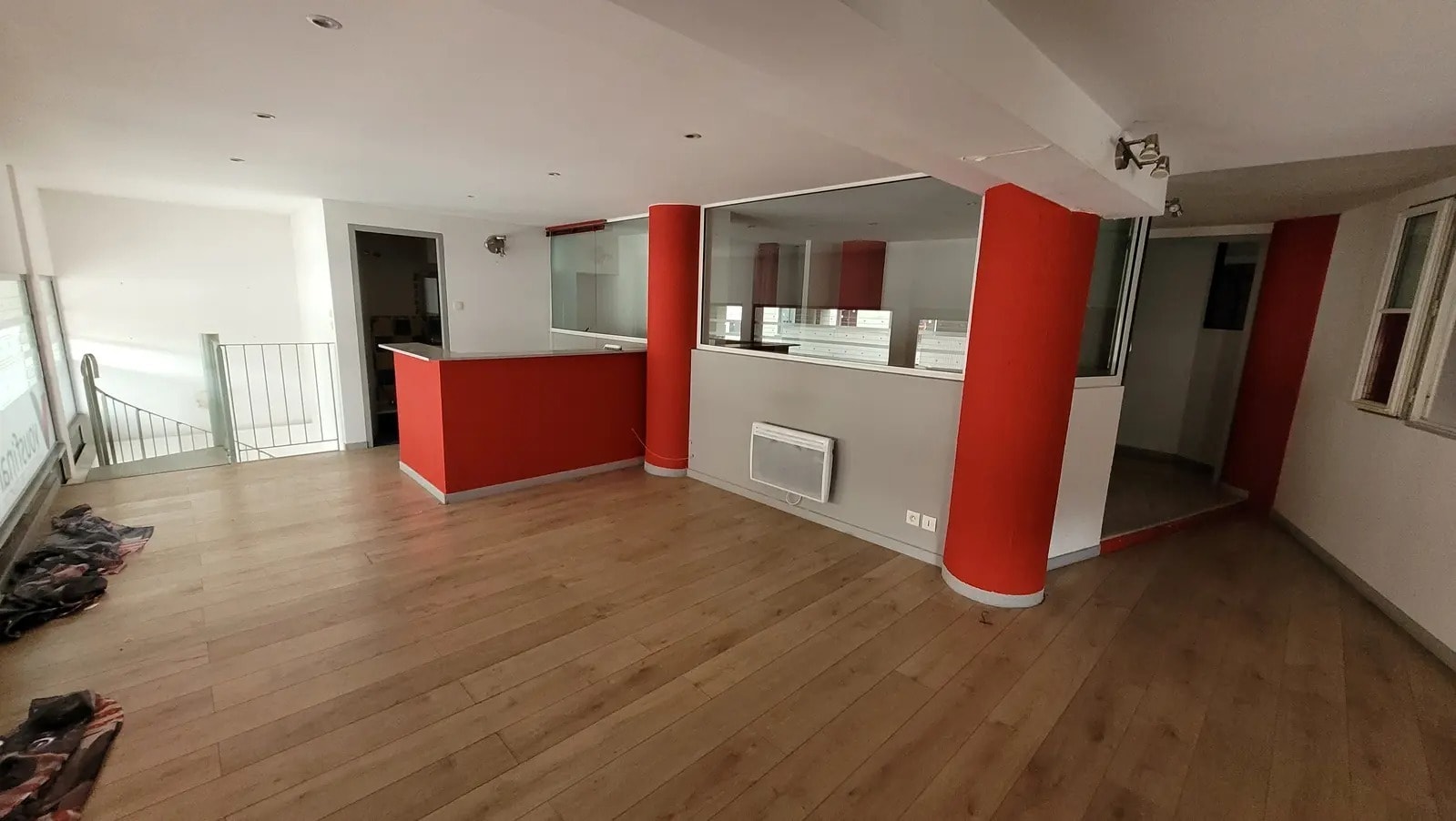 Rue Coste, Caluire-et-Cuire for lease Interior Photo- Image 1 of 4